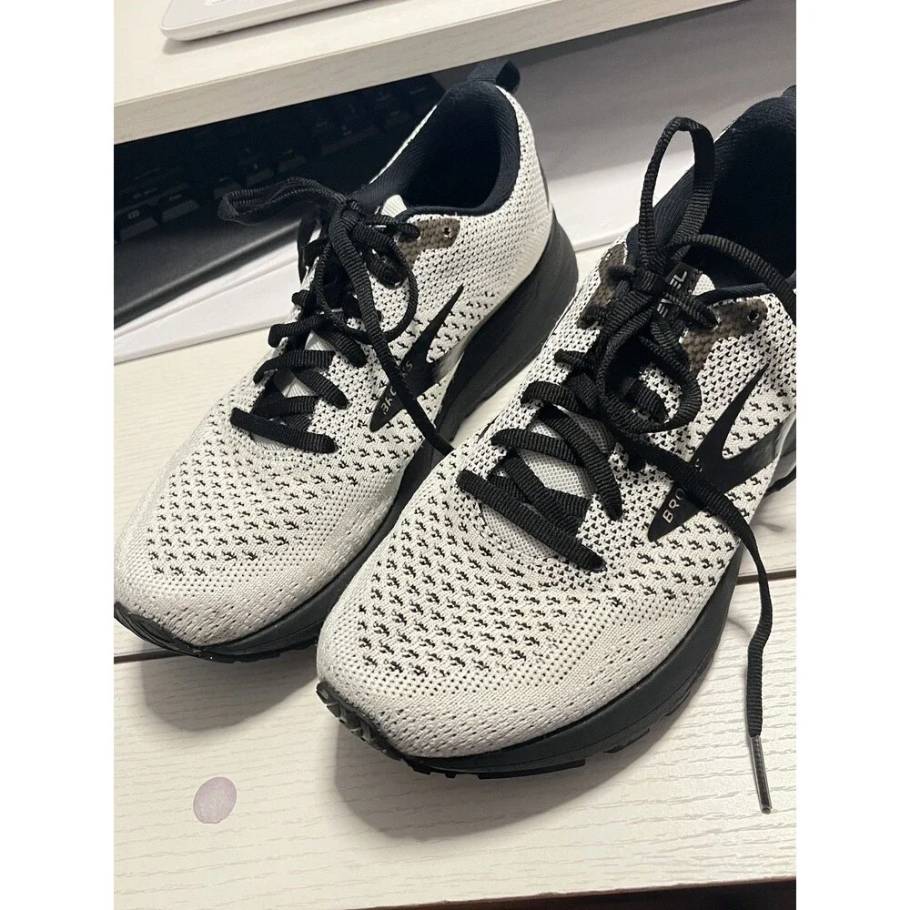 Brooks Revel 4 Women's Size 6.5